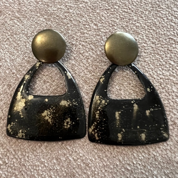 Jewelry - Metal door knocker earrings
